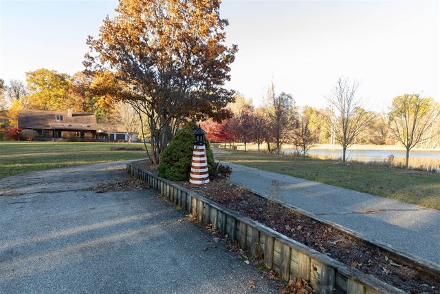 3733 S Brenlor Drive, Hesperia, MI 49421