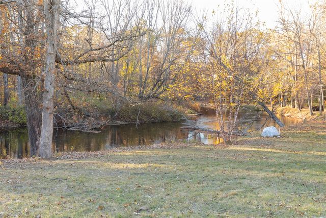 3733 S Brenlor Drive, Hesperia, MI 49421