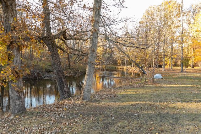 3733 S Brenlor Drive, Hesperia, MI 49421