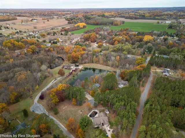 3733 S Brenlor Drive, Hesperia, MI 49421