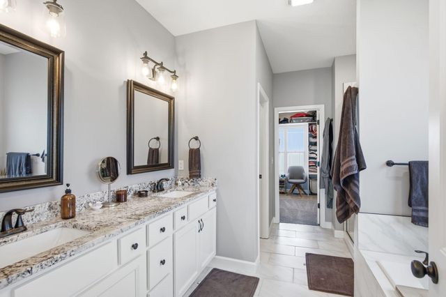 100 PETERSON LN, Ashland, MO 65010