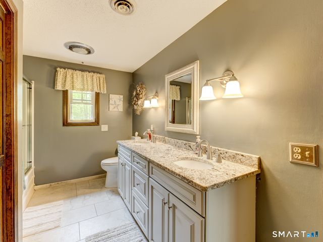 350 Brooke Meadow Road, Berlin, CT 06037