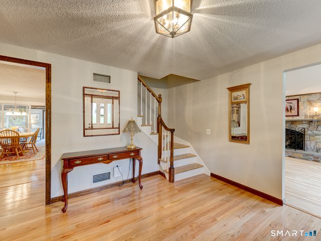 350 Brooke Meadow Road, Berlin, CT 06037