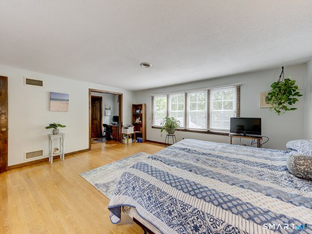 350 Brooke Meadow Road, Berlin, CT 06037
