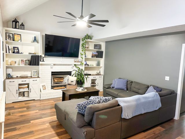 102 N Aztec Dr, White House, TN 37188