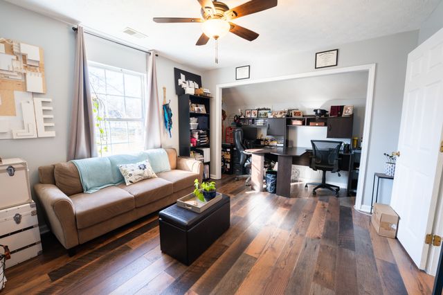 102 N Aztec Dr, White House, TN 37188