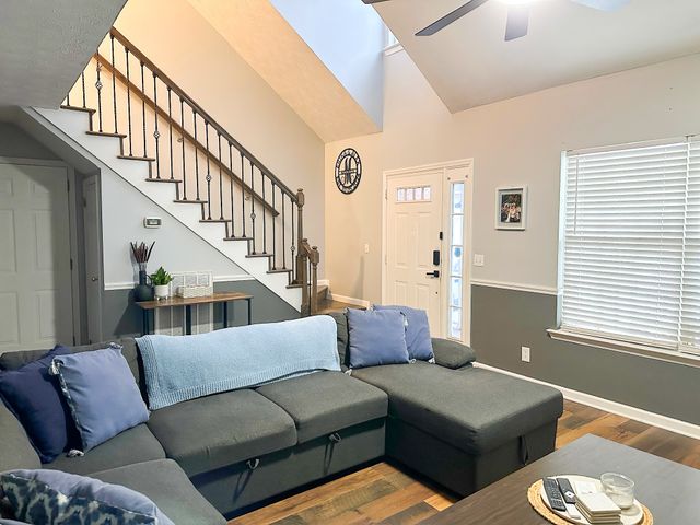 102 N Aztec Dr, White House, TN 37188