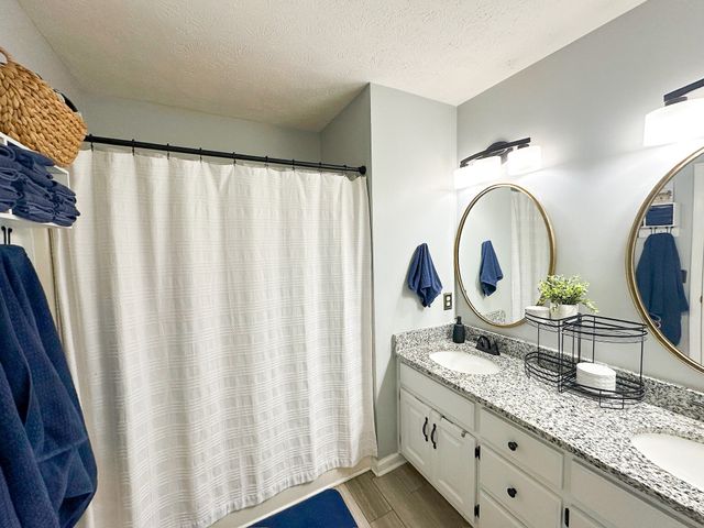 102 N Aztec Dr, White House, TN 37188