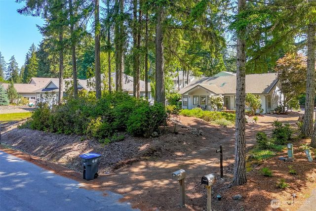 91 E Lake Forest Drive, Allyn, WA 98524