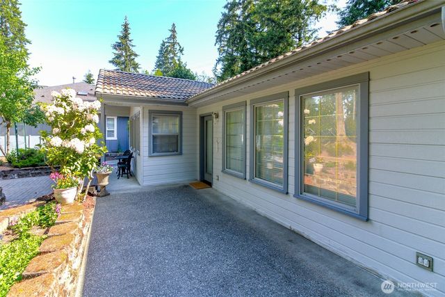 91 E Lake Forest Drive, Allyn, WA 98524