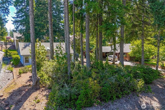 91 E Lake Forest Drive, Allyn, WA 98524