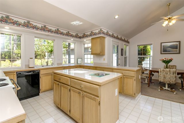 91 E Lake Forest Drive, Allyn, WA 98524