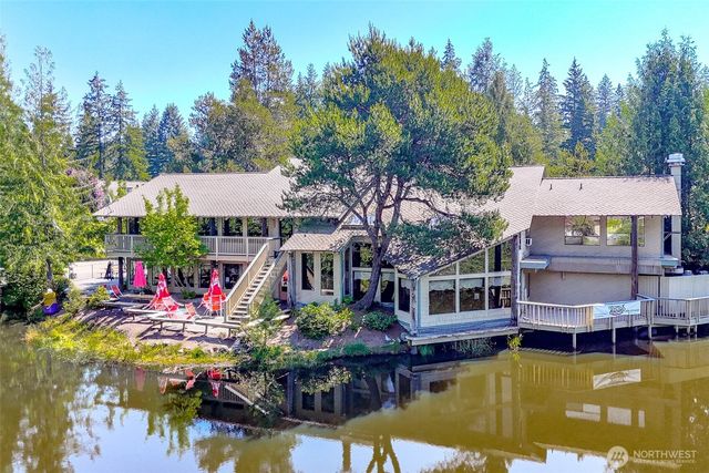 91 E Lake Forest Drive, Allyn, WA 98524