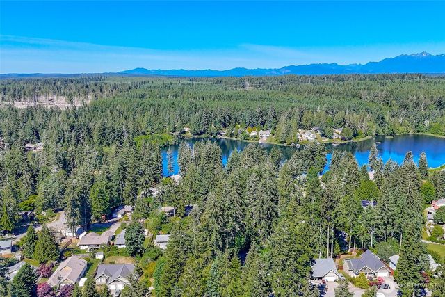 91 E Lake Forest Drive, Allyn, WA 98524