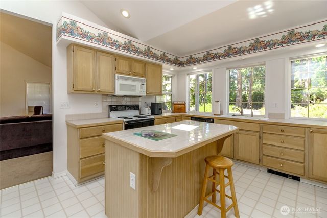 91 E Lake Forest Drive, Allyn, WA 98524