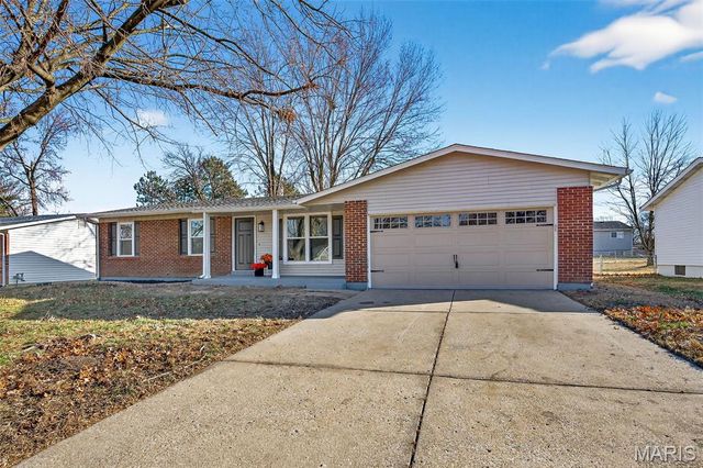 1110 Cypress Drive, St Charles, MO 63366