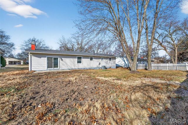 1110 Cypress Drive, St Charles, MO 63366