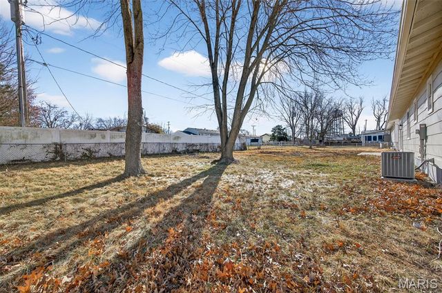 1110 Cypress Drive, St Charles, MO 63366