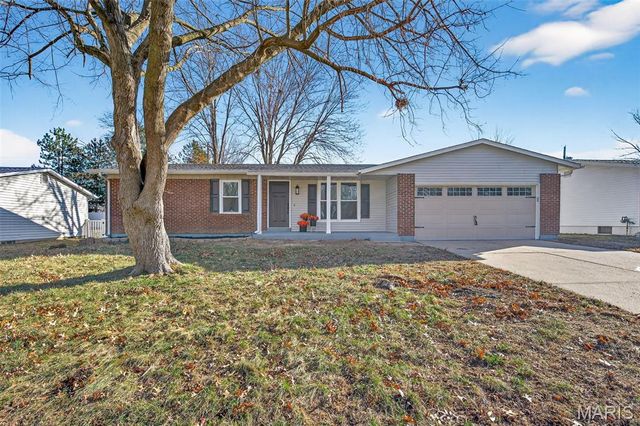 1110 Cypress Drive, St Charles, MO 63366