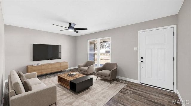 1110 Cypress Drive, St Charles, MO 63366