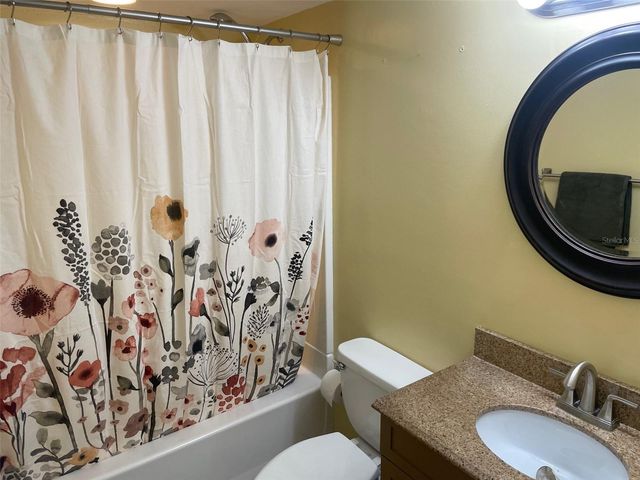 370 BASE AVENUE E 107, Venice, FL 34285