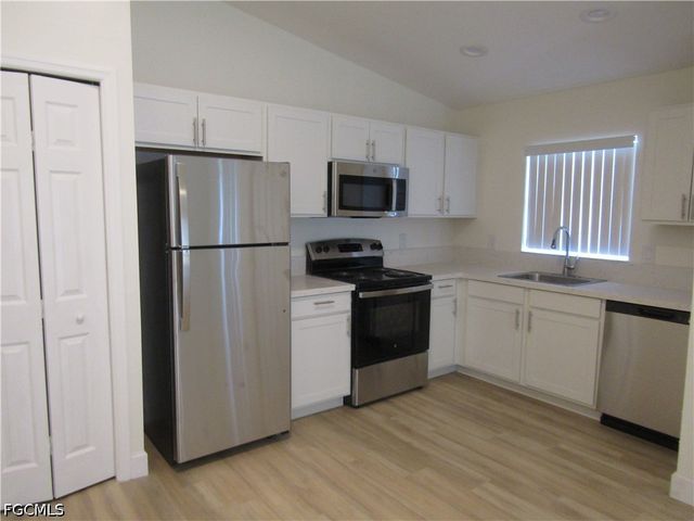 4527 28th ST SW, Lehigh Acres, FL 33973
