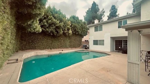 18649 Superior, Northridge, CA 91324