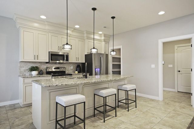 1911 RANGER DR, Columbia, MO 65201