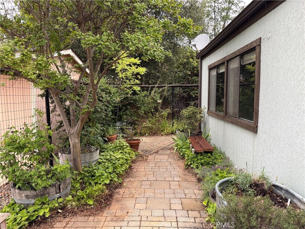 Image 3 of property listing at 5277 Hwy 49 N. #205, Mariposa, CA 95338