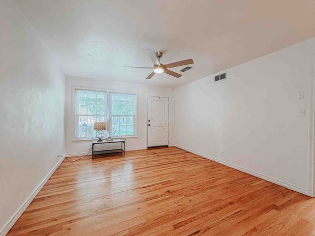 602 Richmond Lane, Waxahachie, TX 75165