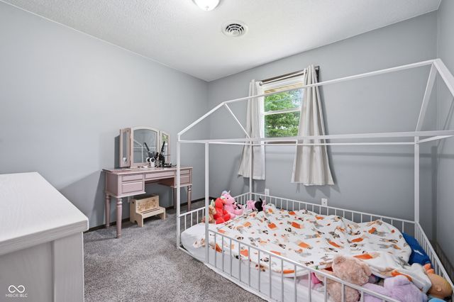 7000 W Edgewood Drive, Yorktown, IN 47396
