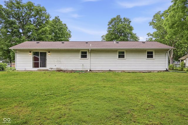 7000 W Edgewood Drive, Yorktown, IN 47396