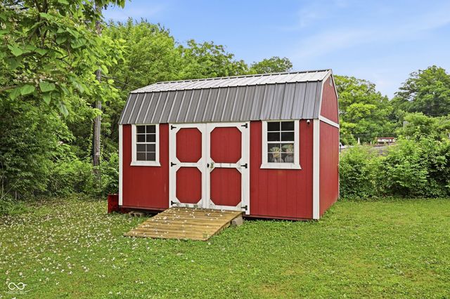7000 W Edgewood Drive, Yorktown, IN 47396