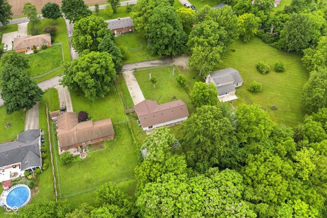 7000 W Edgewood Drive, Yorktown, IN 47396