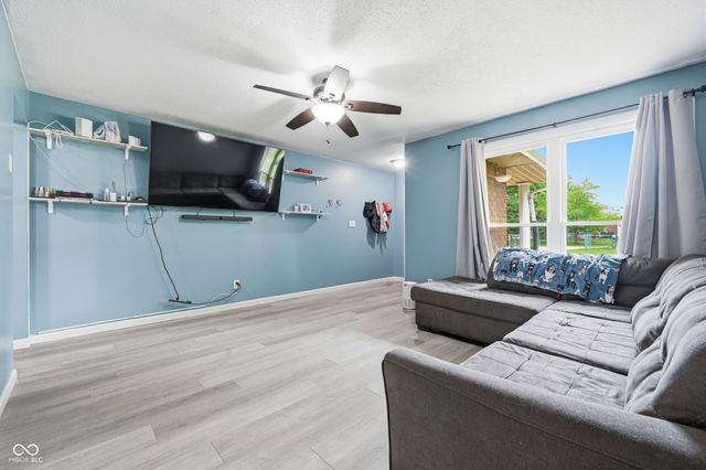 7000 W Edgewood Drive, Yorktown, IN 47396