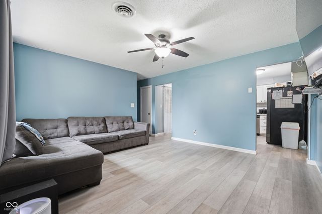 7000 W Edgewood Drive, Yorktown, IN 47396