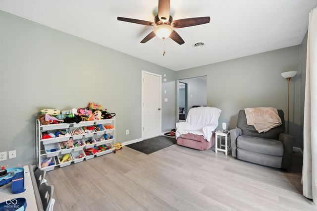 7000 W Edgewood Drive, Yorktown, IN 47396