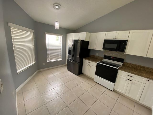 82 LAKEPOINTE CIRCLE 82, Kissimmee, FL 34743