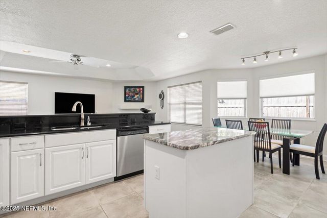 11822 COASTAL Lane W, Jacksonville, FL 32258