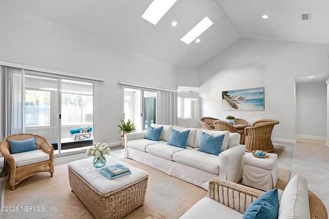 11822 COASTAL Lane W, Jacksonville, FL 32258