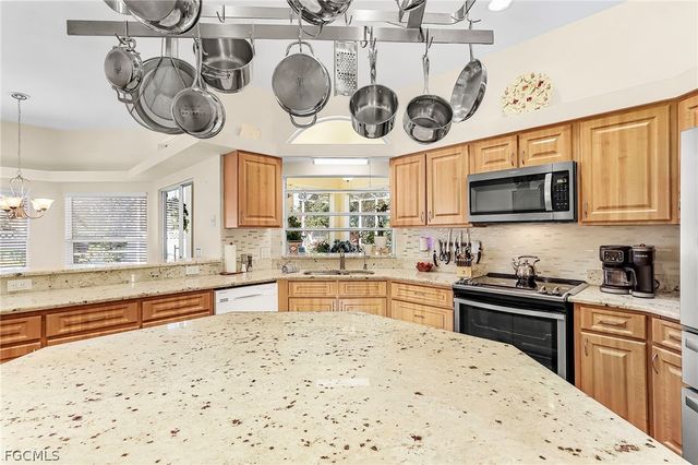 531 SE 33rd ST, Cape Coral, FL 33904