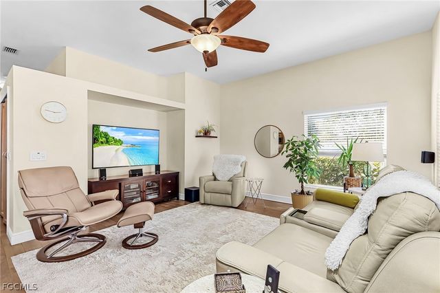 531 SE 33rd ST, Cape Coral, FL 33904