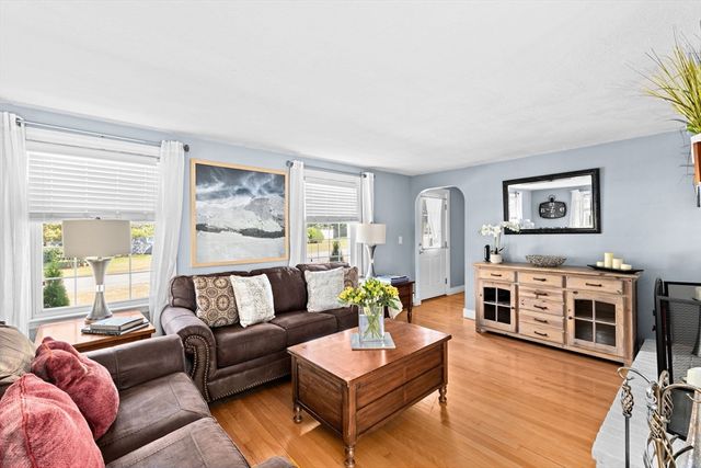 4 Country Drive, Hingham, MA 02043