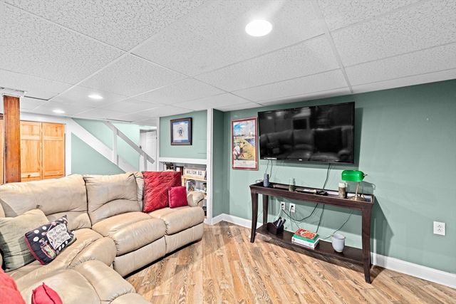 4 Country Drive, Hingham, MA 02043