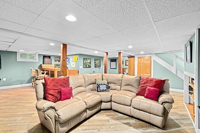 4 Country Drive, Hingham, MA 02043