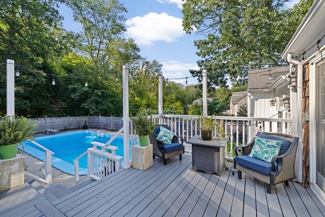 4 Country Drive, Hingham, MA 02043
