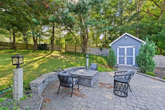 4 Country Drive, Hingham, MA 02043