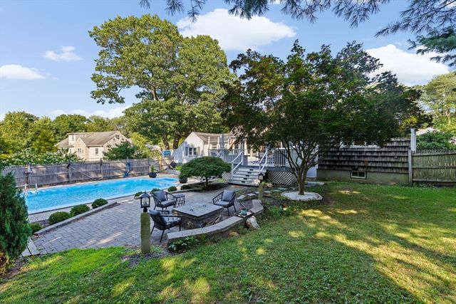 4 Country Drive, Hingham, MA 02043