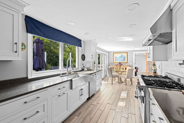 4 Country Drive, Hingham, MA 02043