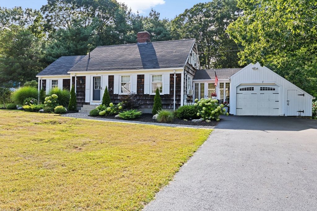 4 Country Drive, Hingham, MA 02043